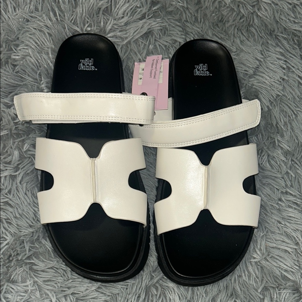 Wild Fable Black and White Slide Sandals